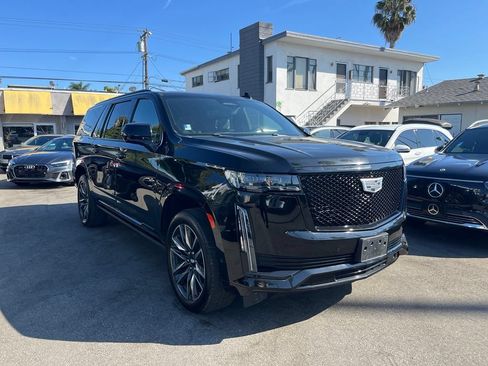 Used 2021 Cadillac Escalade ESV Sport Platinum AWD/4WD image 3