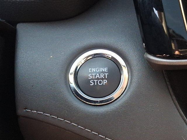 Used 2023 Toyota Highlander XLE AWD/4WD image 16