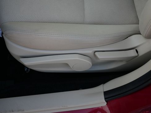 Used 2015 Subaru Crosstrek 2.0i Premium image 19