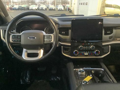 Used 2023 Ford Expedition Max XLT image 10