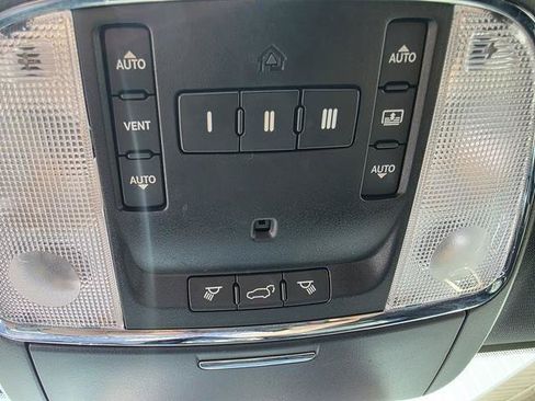 Used 2016 Jeep Grand Cherokee Overland AWD/4WD image 19