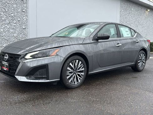 New 2025 Nissan Altima 2.5 SV image 1