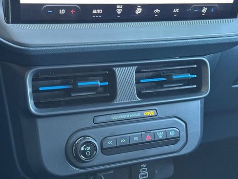 Used 2025 Ford Maverick Lobo image 22