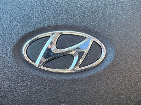 Used 2022 Hyundai Venue SEL w/ Cargo Package image 30