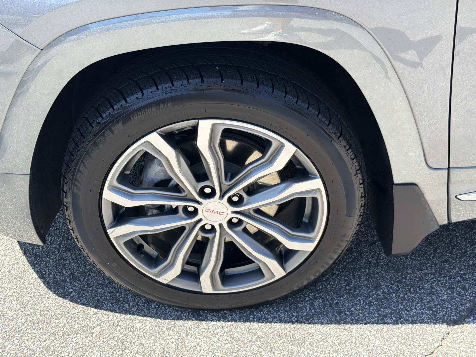 Used 2020 GMC Terrain Denali w/ Denali Premium Package FWD image 13