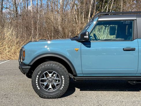 Certified 2022 Ford Bronco Badlands image 9