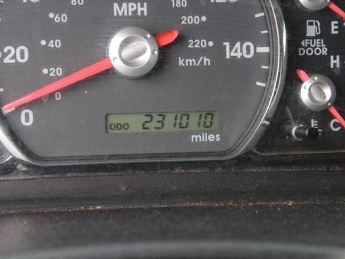 Used 2010 Mitsubishi Endeavor LS AWD/4WD image 10