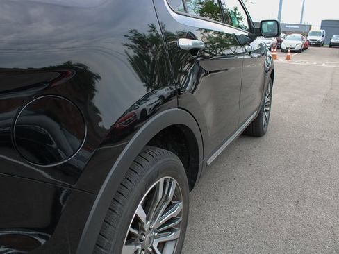 Used 2017 Ford Explorer Platinum image 56