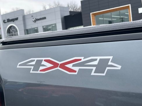 Used 2022 Chevrolet Colorado LT image 18