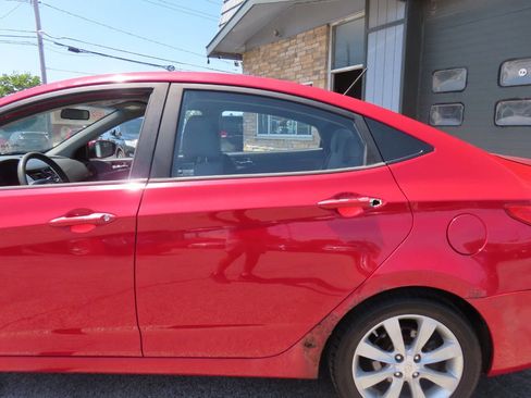Used 2012 Hyundai Accent GLS w/ Premium Pkg 3 FWD image 39
