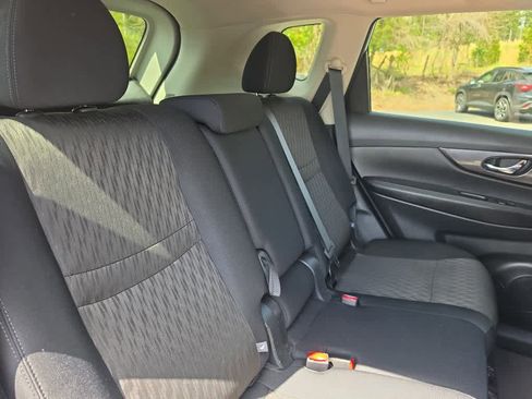 Used 2019 Nissan Rogue SV image 24