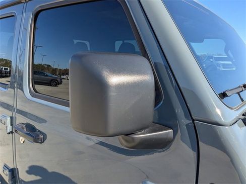 Used 2025 Jeep Gladiator Rubicon image 11