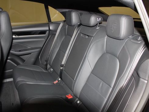 New 2026 Porsche Macan Electric image 34