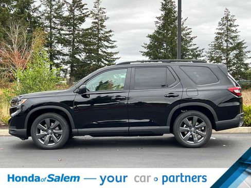 New 2025 Honda Pilot Sport image 5
