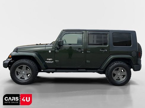 Used 2010 Jeep Wrangler Unlimited Sahara w/ Dual Top Group image 4
