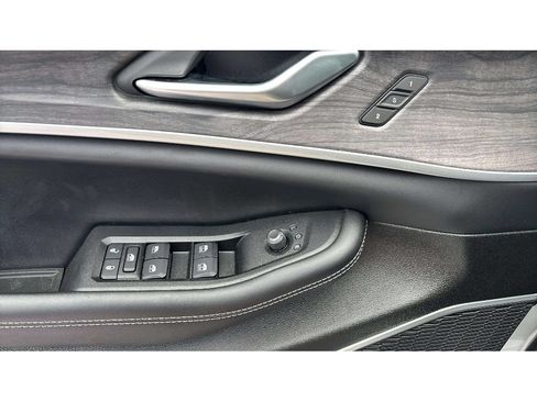 Used 2024 Jeep Grand Cherokee Limited 4xe AWD/4WD image 19