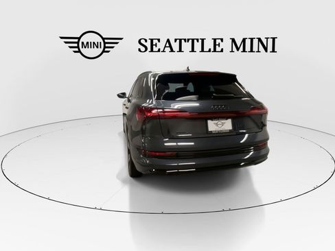 Used 2023 Audi e-tron Premium Plus AWD/4WD image 9