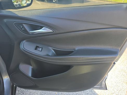 Used 2020 Buick Encore GX Essence FWD image 19