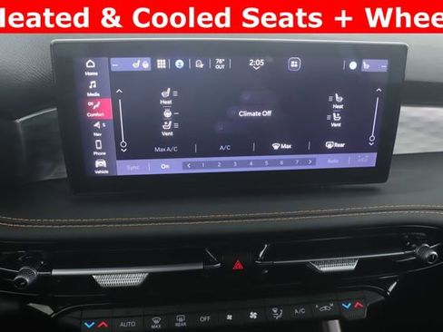 Used 2025 Alfa Romeo Tonale w/ Premium Package image 4