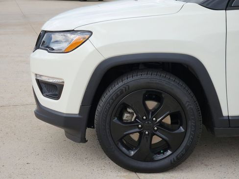Used 2021 Jeep Compass Latitude FWD image 8