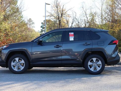 New 2025 Toyota RAV4 XLE image 4