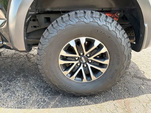 Used 2019 Ford F150 Raptor w/ Equipment Group 802A Luxury AWD/4WD image 14