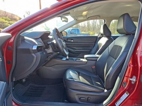 Used 2022 Nissan Altima 2.5 SR image 13