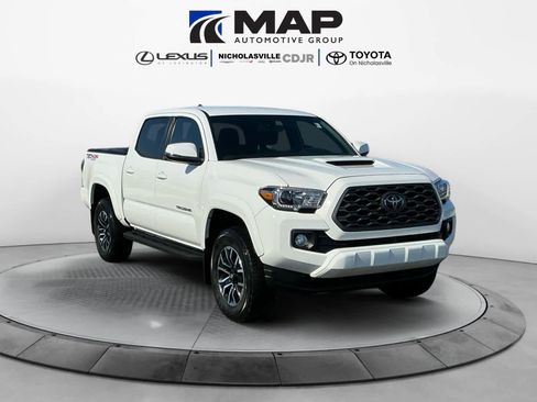 Used 2023 Toyota Tacoma TRD Sport image 7