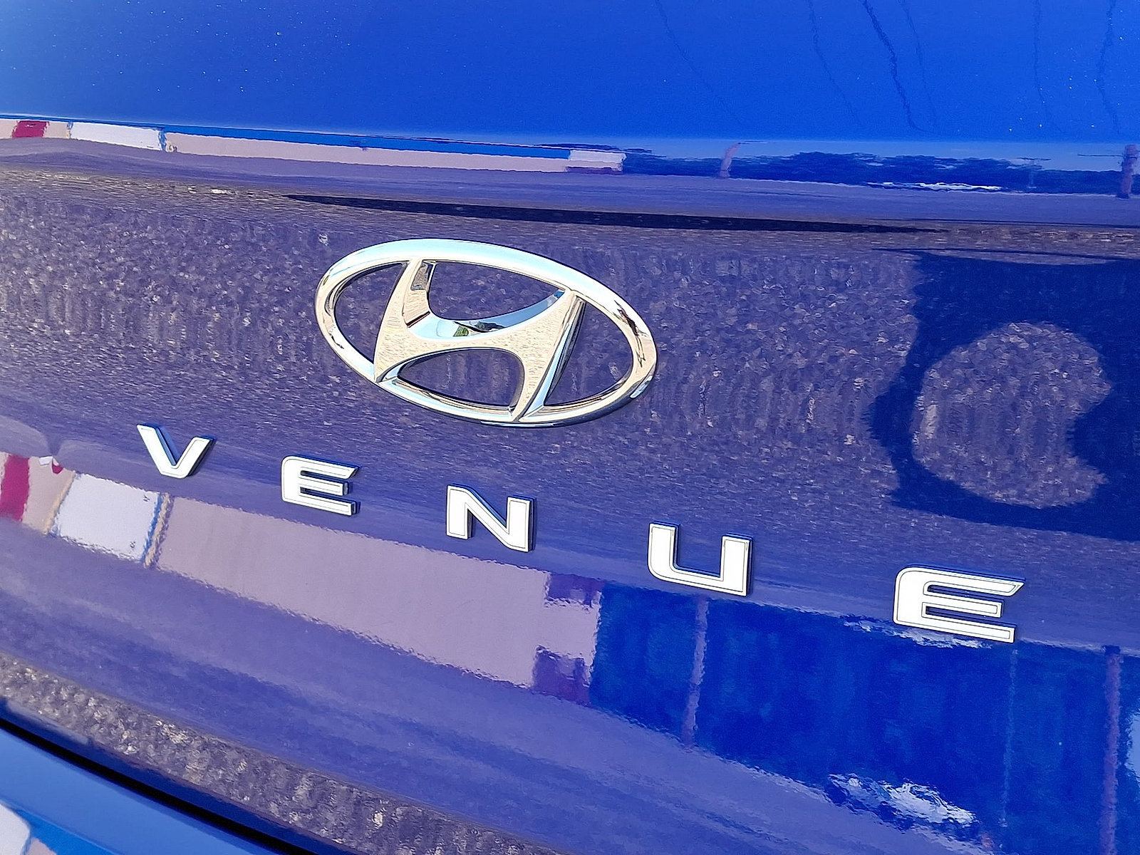 Certified 2024 Hyundai Venue SEL FWD image 29