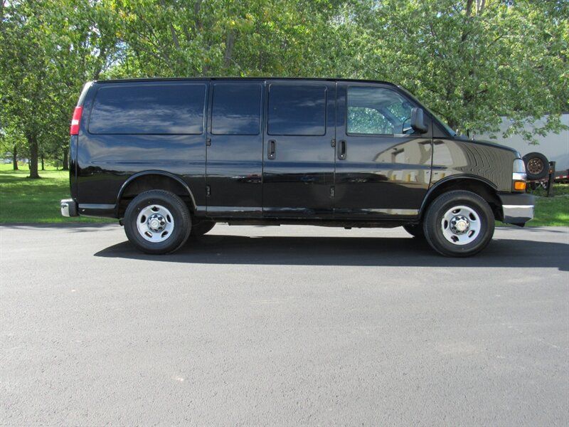 Used 2015 Chevrolet Express 2500 LT w/ LT Preferred Equipment Group RWD image 3