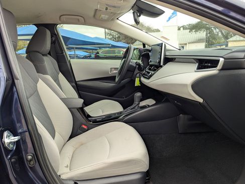 Used 2021 Toyota Corolla LE w/ Carpet Mat Package (TMS) image 27