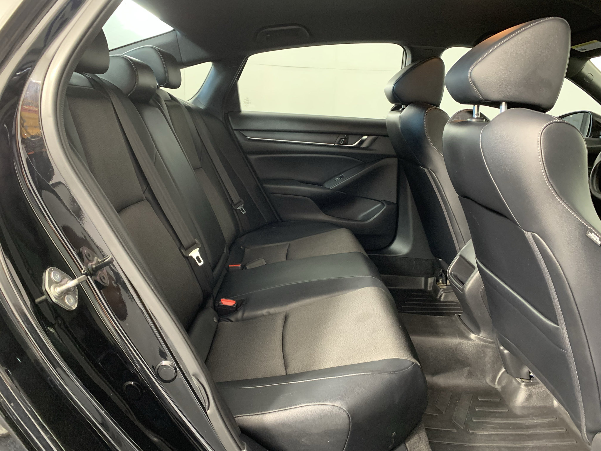 Used 2018 Honda Accord Sport image 34
