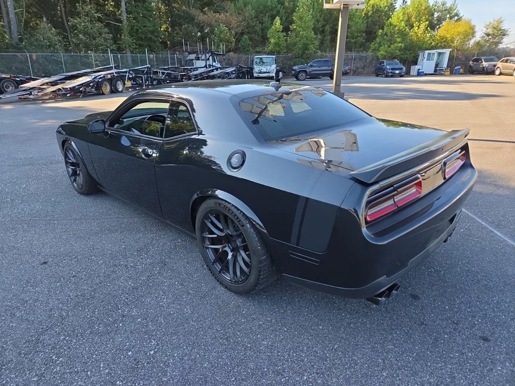 Used 2015 Dodge Challenger R/T Scat Pack w/ Scat Pack Appearance Package RWD image 4