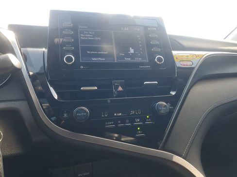 Used 2023 Toyota Camry SE image 24