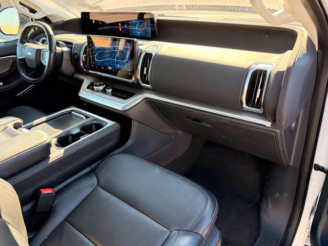 Used 2025 Ford Expedition Max Platinum AWD/4WD image 14