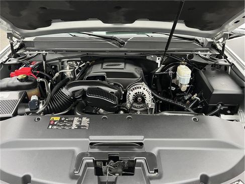 Used 2013 Cadillac Escalade ESV Premium image 18