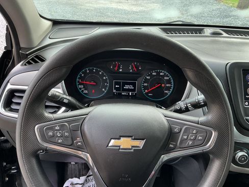 Used 2020 Chevrolet Equinox LS image 9