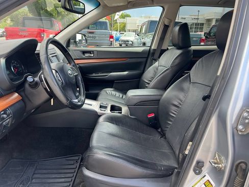 Used 2013 Subaru Outback 2.5i Limited w/ Moonroof Pkg AWD/4WD image 28
