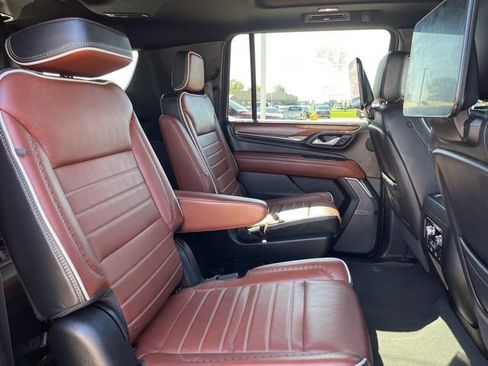 Used 2024 GMC Yukon XL Denali Ultimate AWD/4WD image 23