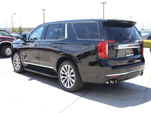 Used 2024 GMC Yukon Denali w/ Advanced Technology Package AWD/4WD image 4