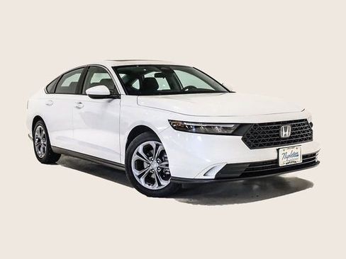 Used 2024 Honda Accord EX image 2