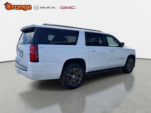 Used 2018 Chevrolet Suburban Premier image 3