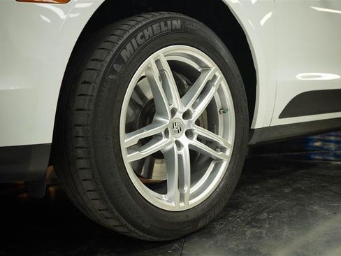 Used 2020 Porsche Macan S AWD/4WD image 4