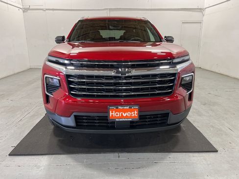 New 2026 Chevrolet Traverse LT w/ Driver Confidence Package AWD/4WD image 2