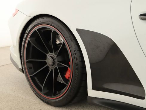 Used 2018 Porsche 911 GT3 RWD image 37