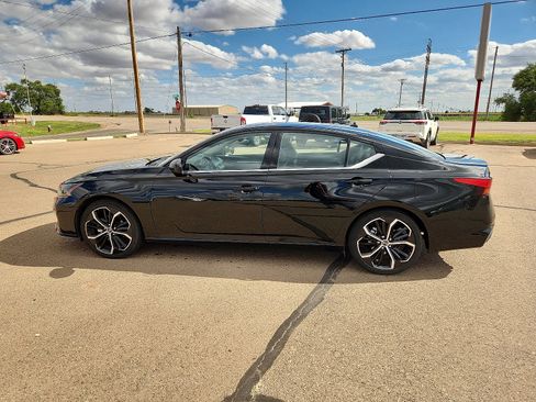 Used 2024 Nissan Altima 2.5 SR image 2