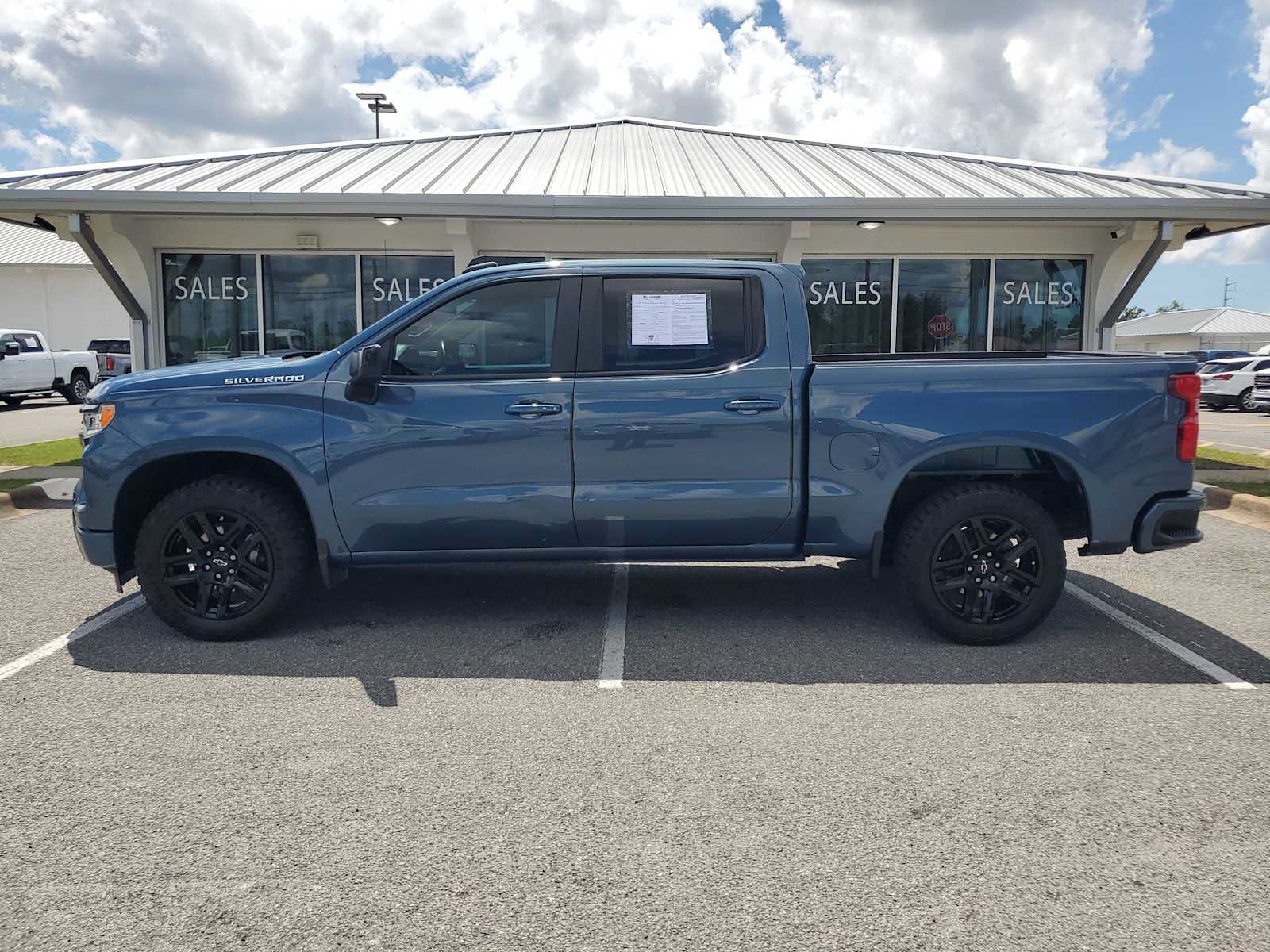 Used 2024 Chevrolet Silverado 1500 RST RWD image 2