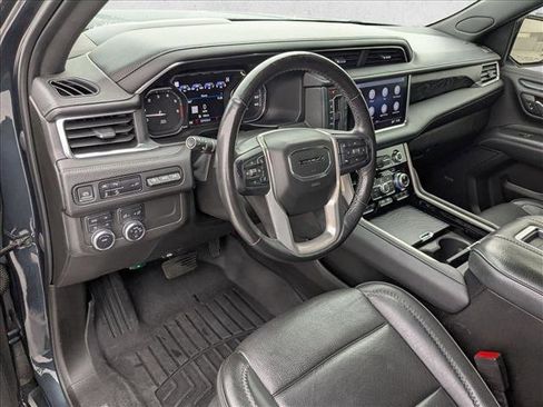 Used 2021 GMC Yukon XL Denali w/ Denali Premium Package image 9