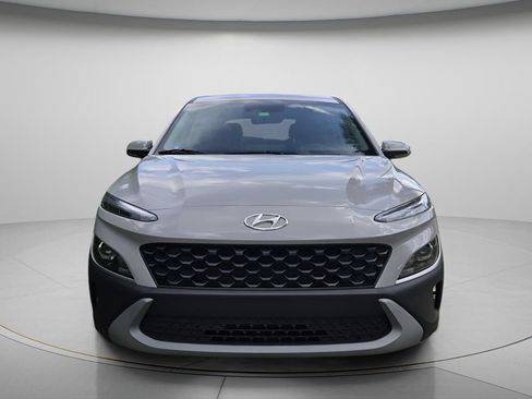 Used 2023 Hyundai Kona SE FWD image 3