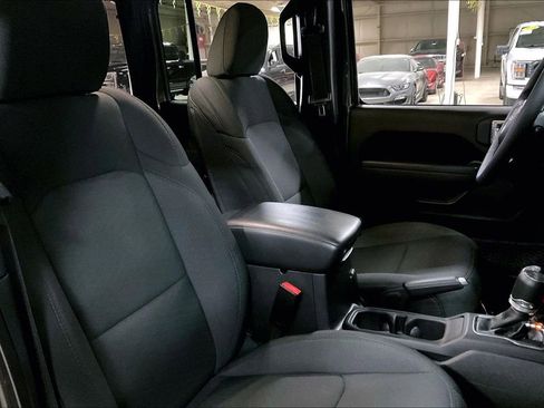 Used 2023 Jeep Wrangler Unlimited image 7